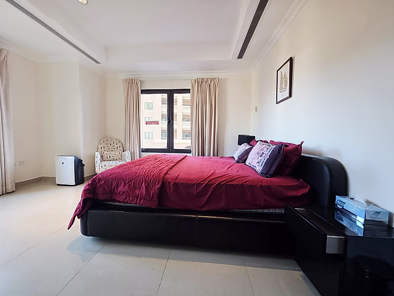 Fully Furnished 2-Bedroom Apartment – Porto Arabia with Marina-View Balcony - Photo 16