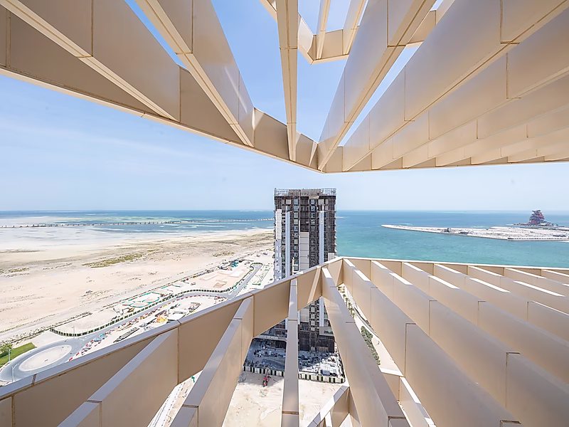 Luxury 1-Bedroom Waterfront Apartment | 108 sqm | Sea View | Private Beach Access - Photo 8