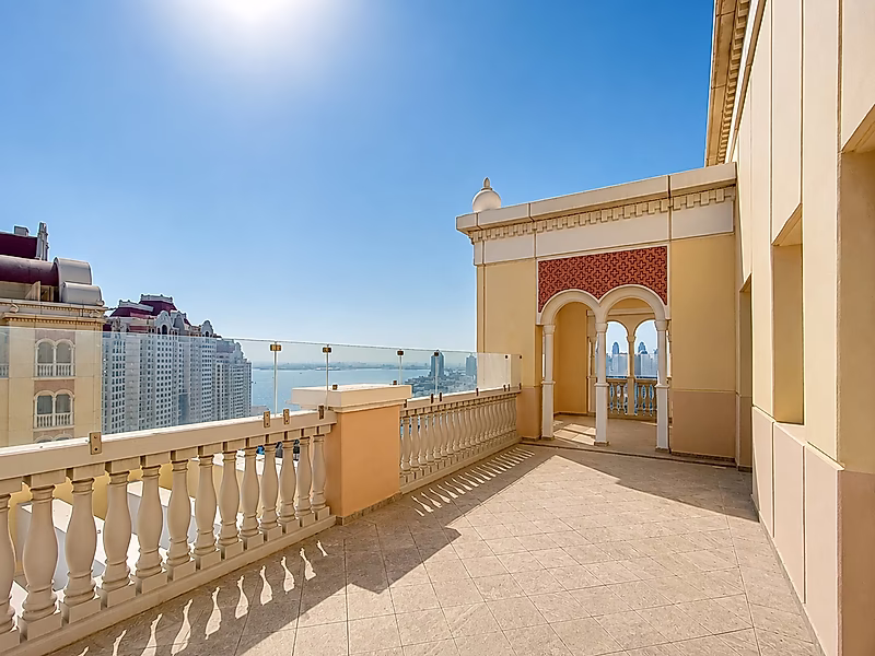 LUXURY PENTHOUSE WITH HUGE TERRACE & CITY VIEW - Photo 1