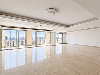 LUXURY PENTHOUSE WITH HUGE TERRACE & CITY VIEW