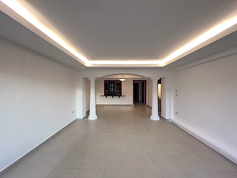 Spacious Townhouse for RENT | Large Sunny Terrace | Mid - Porto Arabia - Photo 2