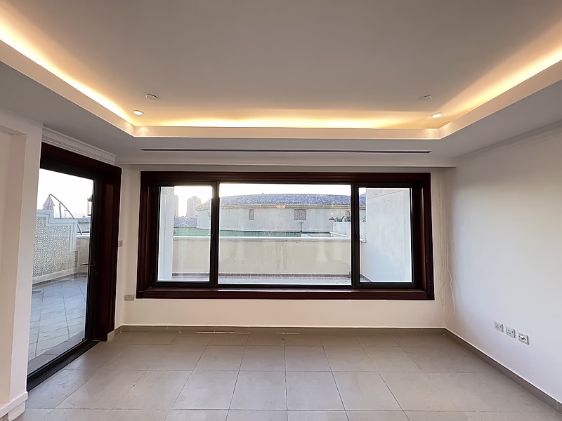 Spacious Townhouse for RENT | Large Sunny Terrace | Mid - Porto Arabia - Photo 10