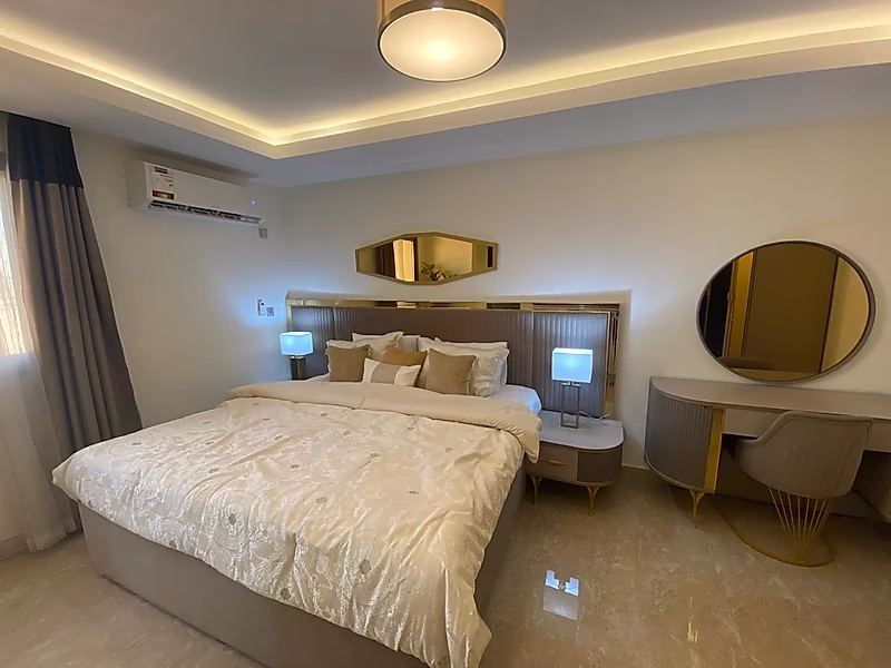 Spacious Luxury Villa with Elegant Interiors - Photo 5
