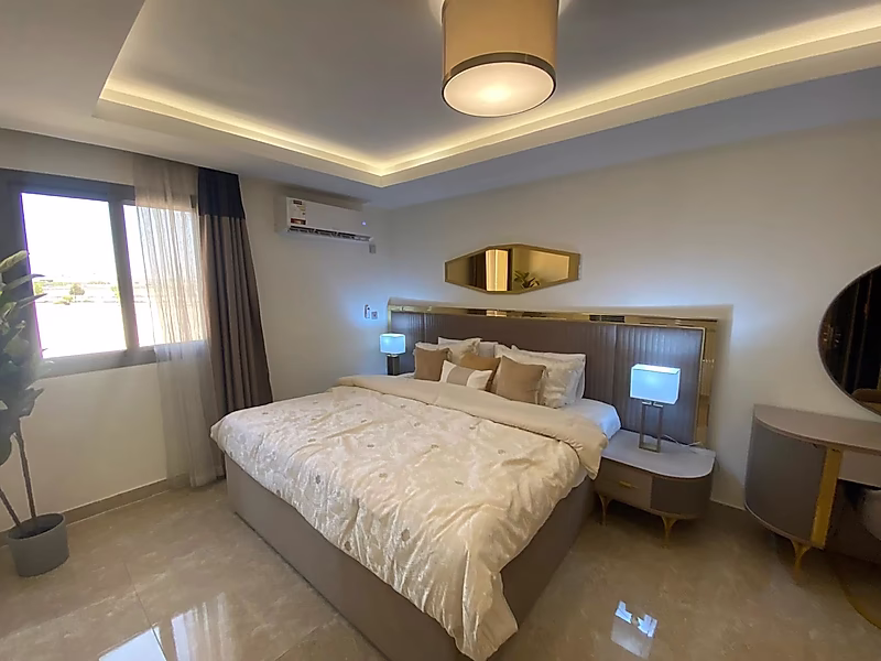Spacious Luxury Villa with Elegant Interiors - Photo 6
