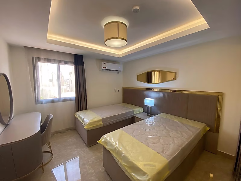 Spacious Luxury Villa with Elegant Interiors - Photo 7