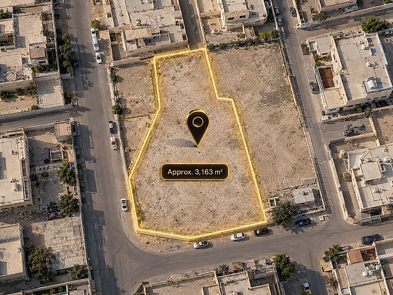 Corner Plot on Two Roads in Umm Ghuwailina | Ready Permit & Approved Plans - Photo 1