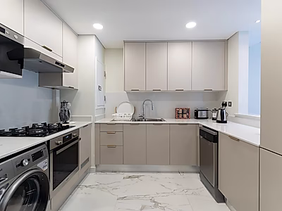 MODERN 2-BEDROOM APARTMENT WITH LUXURIOUS FINISHES | MARINA