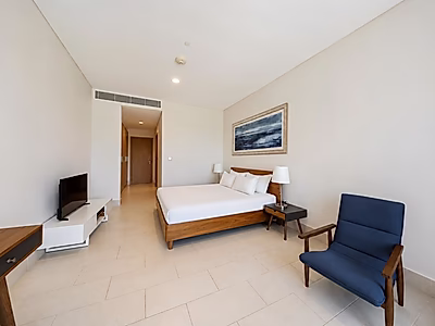 SPACIOUS 1BR OFFICE WITH BEACH ACCESS
