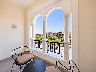 SPACIOUS 1BR OFFICE WITH BEACH ACCESS