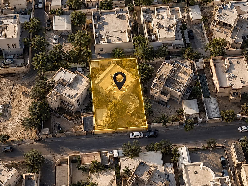 Prime Residential Land for Sale in Hazm Al Markhiya – 884 SQM - Photo 2