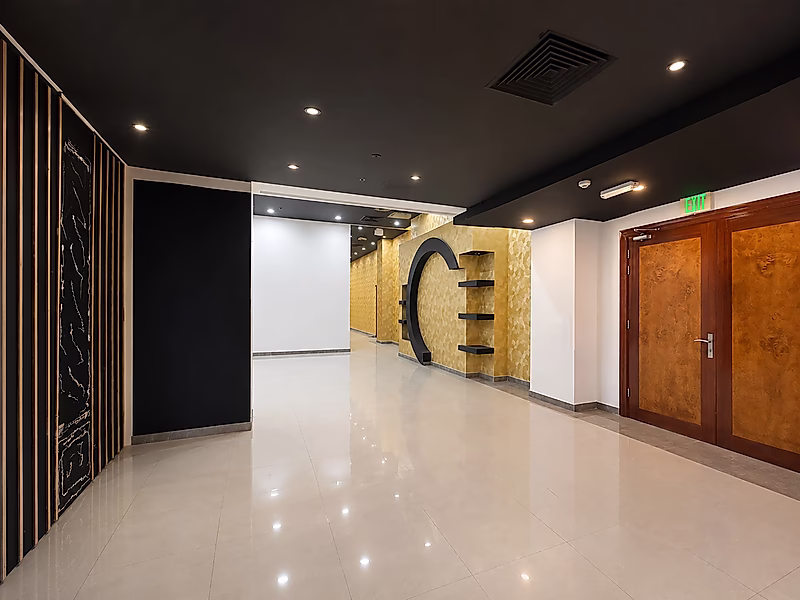 Large Beauty Salon for Lease | C-Ring Road - Photo 5