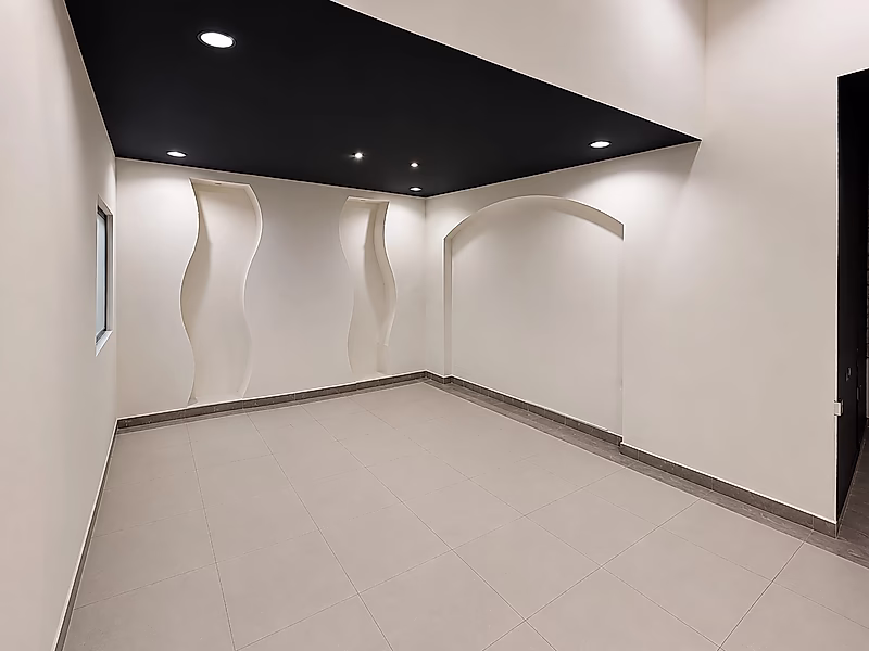 Large Beauty Salon for Lease | C-Ring Road - Photo 7