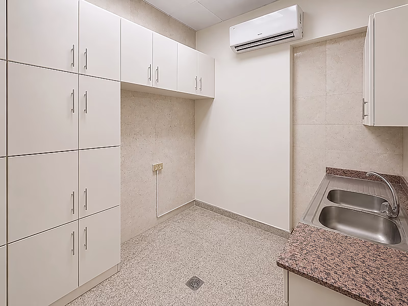 Large Beauty Salon for Lease | C-Ring Road - Photo 8
