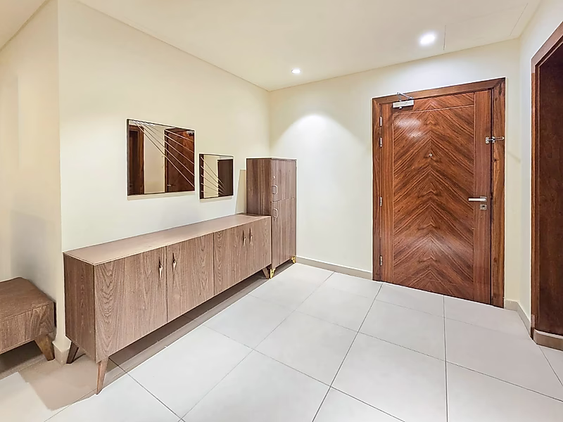 Stylish 3BR Oasis with Luxe Finishes - Photo 4