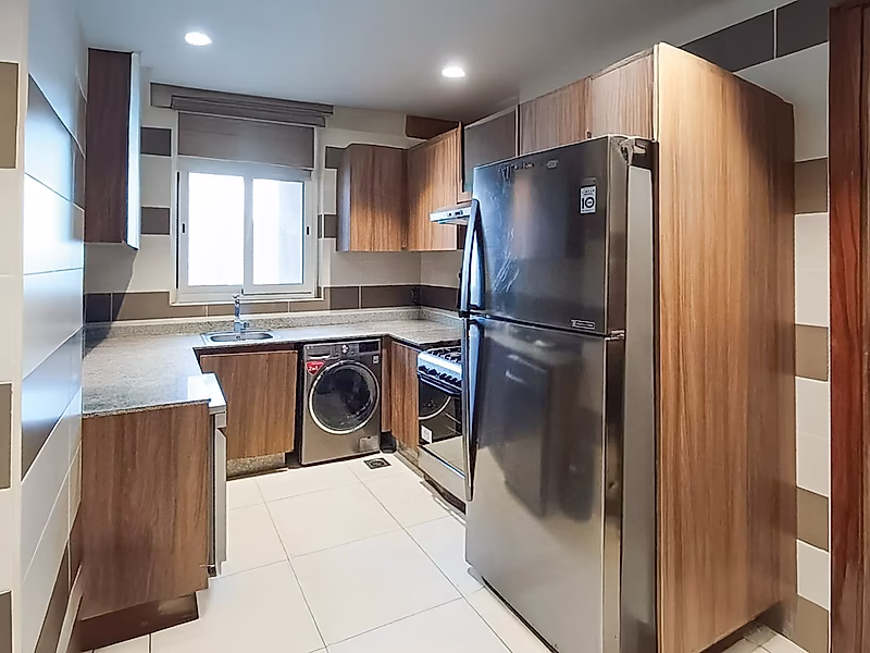 Stylish 3BR Oasis with Luxe Finishes - Photo 6