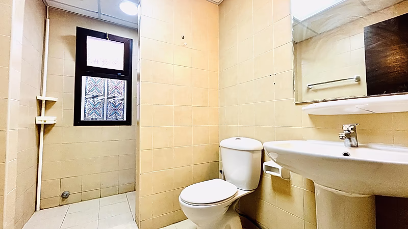 COZY 7-BEDROOM COMPOUND VILLA IN ABU HAMOUR - Photo 11