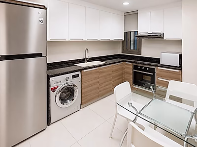 Luxury 3BR Apartment | Bills Included | Prime location