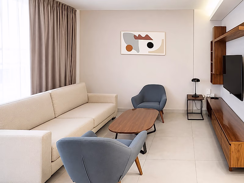 MODERN 1-BEDROOM APARTMENT WITH BILLS - Photo 1