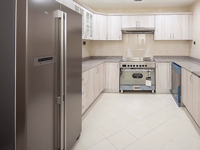BRIGHT AND SPACIOUS 2-BEDROOM APARTMENT | DUHAIL - Photo 10