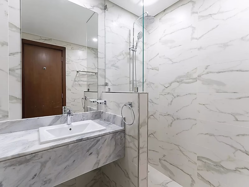 Luxurious 1-Bedroom Apartment in Marina - Photo 11