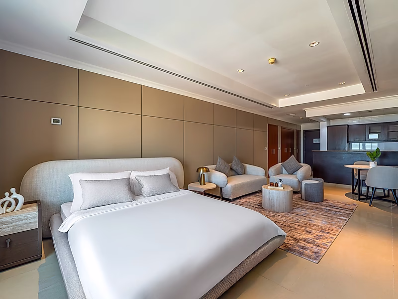 Fully Renovated Luxury Studio for Sale | 62 SQM | Title Deed Available | Ready to Move In | The Pearl-Qatar - Photo 1