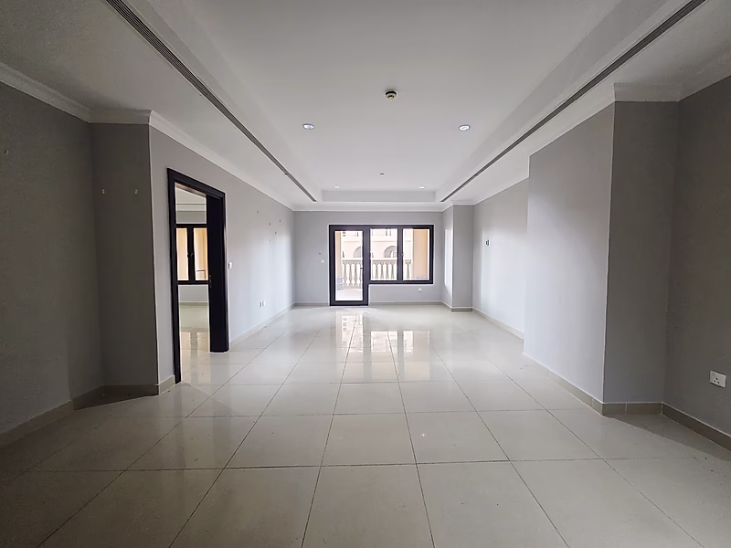 Spacious 1-Bedroom Apartment in Premium Tower - Photo 2