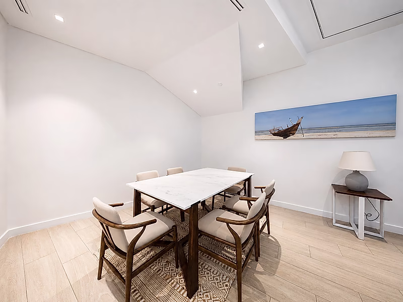 ALL-IN SERVICED 2-BEDROOM APARTMENT - Photo 8