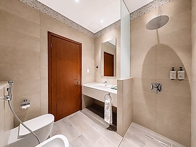 ALL-IN SERVICED 2-BEDROOM APARTMENT