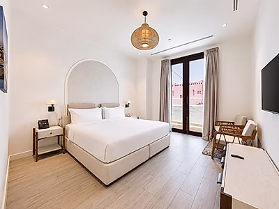 PREMIUM 3BR SERVICED RESIDENCE NEAR THE BEACH