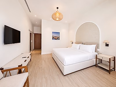PREMIUM 3BR SERVICED RESIDENCE NEAR THE BEACH