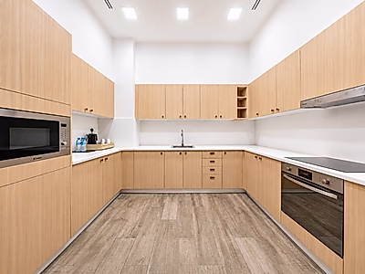 PREMIUM 3BR SERVICED RESIDENCE NEAR THE BEACH