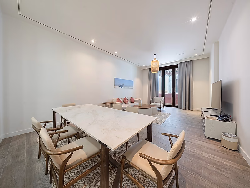FULLY SERVICED 3BR LUXURY RESIDENCE FOR RENT - Photo 3