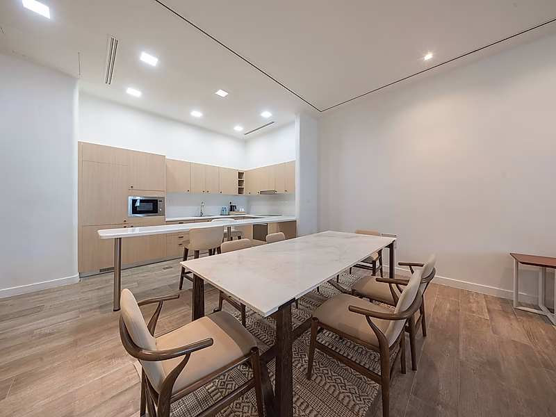 FULLY SERVICED 3BR LUXURY RESIDENCE FOR RENT - Photo 4