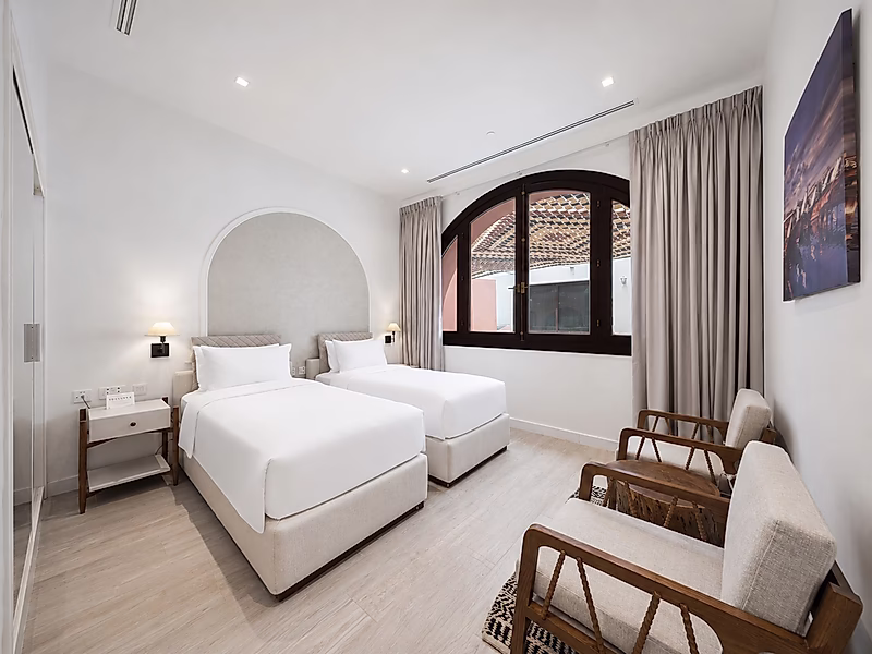 FULLY SERVICED 3BR LUXURY RESIDENCE FOR RENT - Photo 9