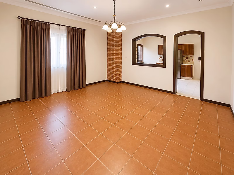 Spacious 4-Bedroom + Maid Villa in Al Hilal - Photo 2