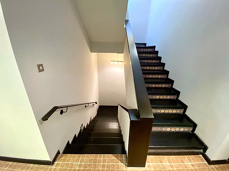 Spacious 4-Bedroom + Maid Villa in Al Hilal - Photo 6
