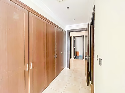 Exquisite One-Bedroom Haven with Extra Storage in Porto Arabia, The Pearl Qatar
