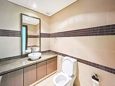 Exquisite One-Bedroom Haven with Extra Storage in Porto Arabia, The Pearl Qatar