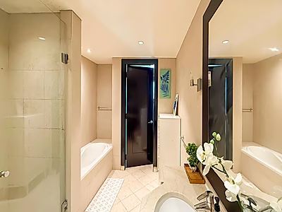 Elegant 3-Bedroom Apartment with Maid’s Room & Stunning Marina View | Porto