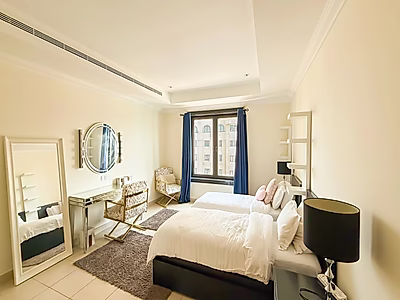 Elegant 3-Bedroom Apartment with Maid’s Room & Stunning Marina View | Porto