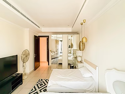 Elegant 3-Bedroom Apartment with Maid’s Room & Stunning Marina View | Porto