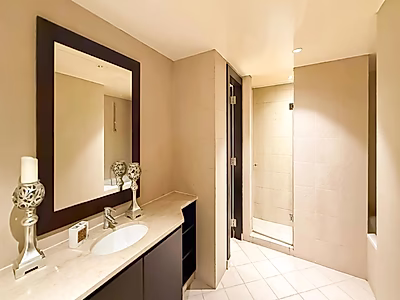 Elegant 3-Bedroom Apartment with Maid’s Room & Stunning Marina View | Porto