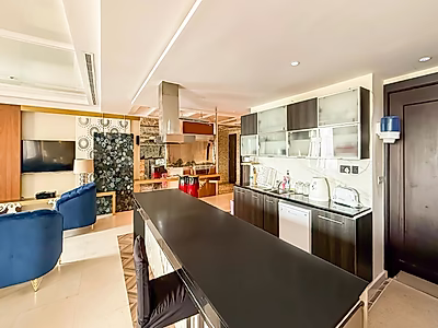 Elegant 3-Bedroom Apartment with Maid’s Room & Stunning Marina View | Porto