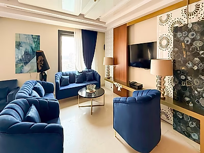 Elegant 3-Bedroom Apartment with Maid’s Room & Stunning Marina View | Porto