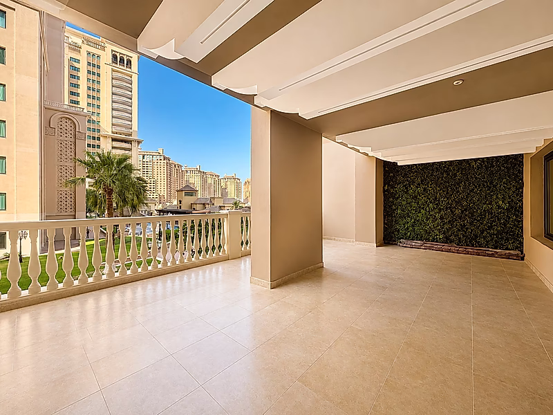 HOT DEAL | TITLED & FULLY RENOVATED SPACIOUS 2 BEDROOM APARTMENT | PORTO ARABIA - Photo 3