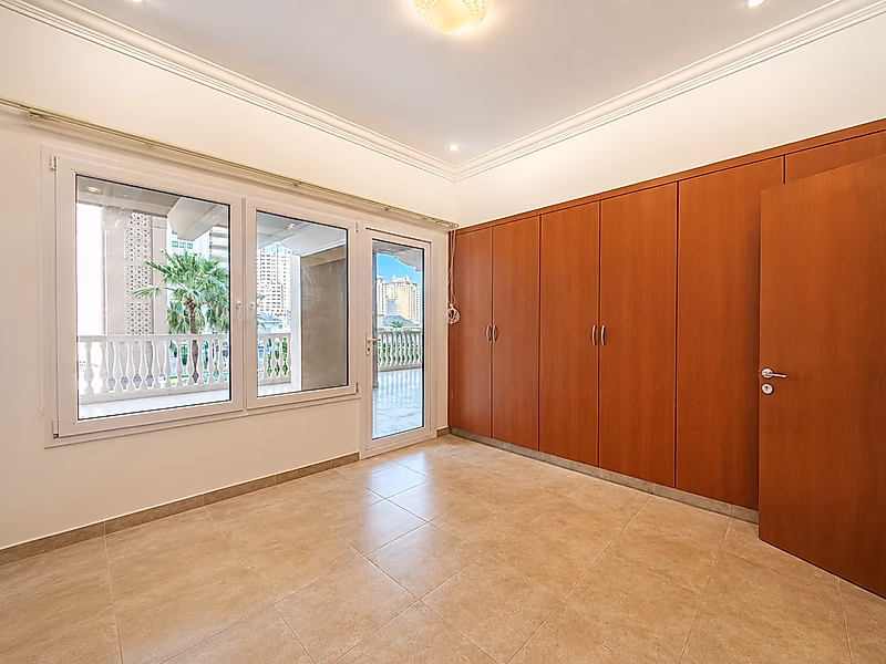 HOT DEAL | TITLED & FULLY RENOVATED SPACIOUS 2 BEDROOM APARTMENT | PORTO ARABIA - Photo 5
