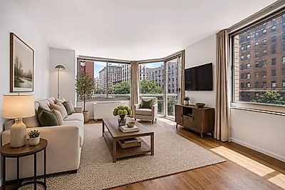 Elegant 2 Bedroom Residence | Upper West Side, New York | Full-Service Luxury Condo