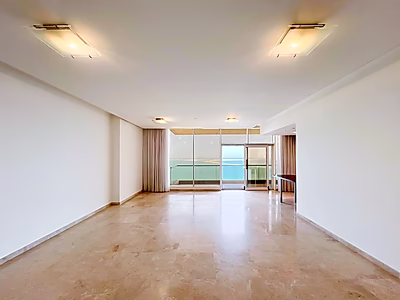 Impeccable 3BR with Scenic City Views