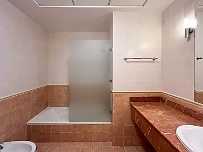 Impeccable 3BR with Scenic City Views