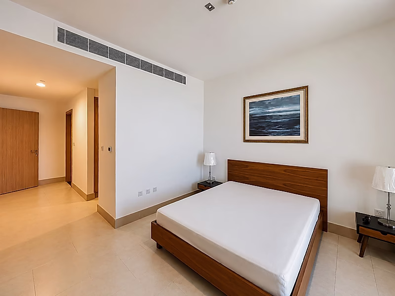 All Bills Included 2-Bedroom Duplex | Sea View - Photo 10